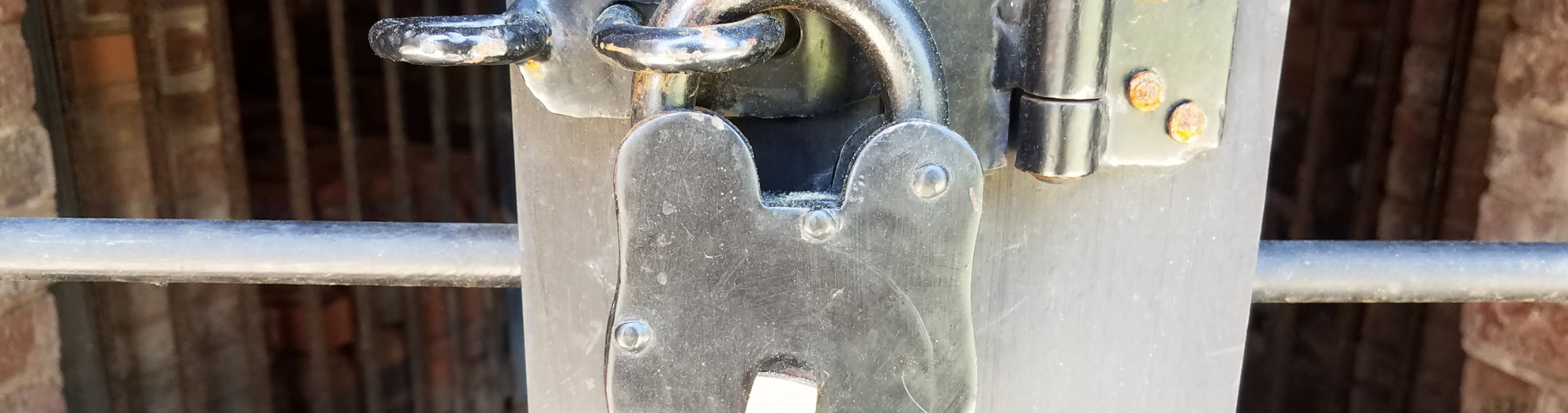 Padlock -Protectors-BANNER-ABOUT bwt
